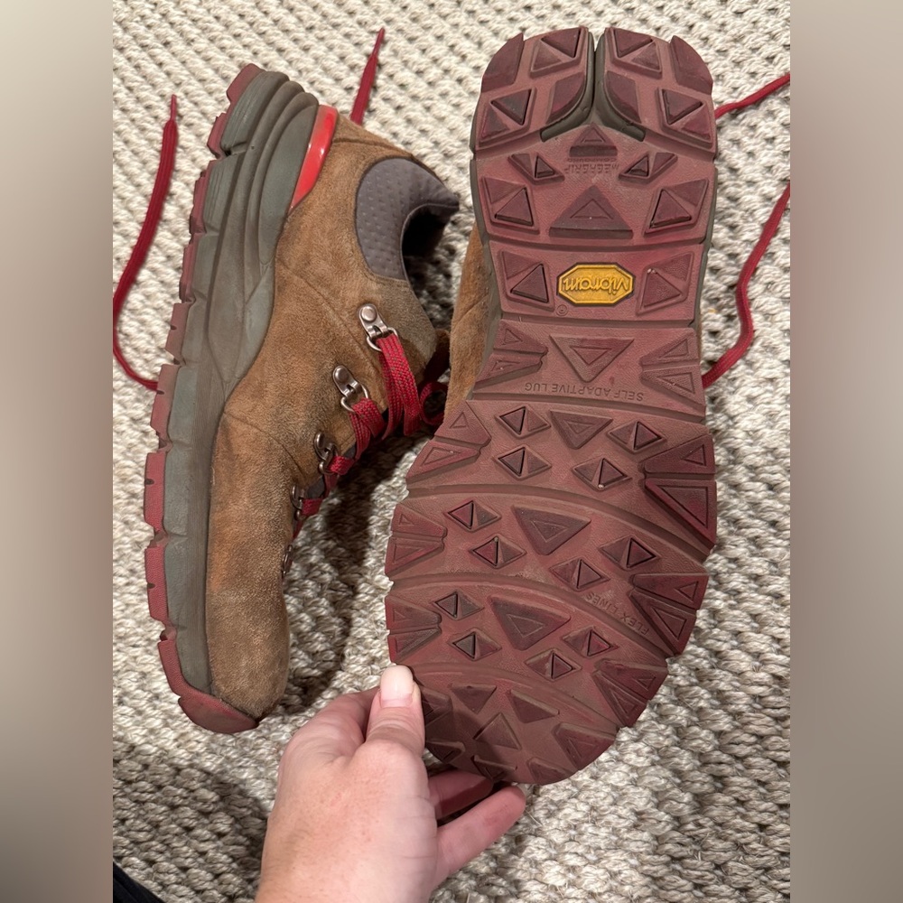 Danner Mountain 600 Low 3” Hiking Boots – Women’s 9.5 • Brown/Red • Vibram Soles - Picture 4 of 5
